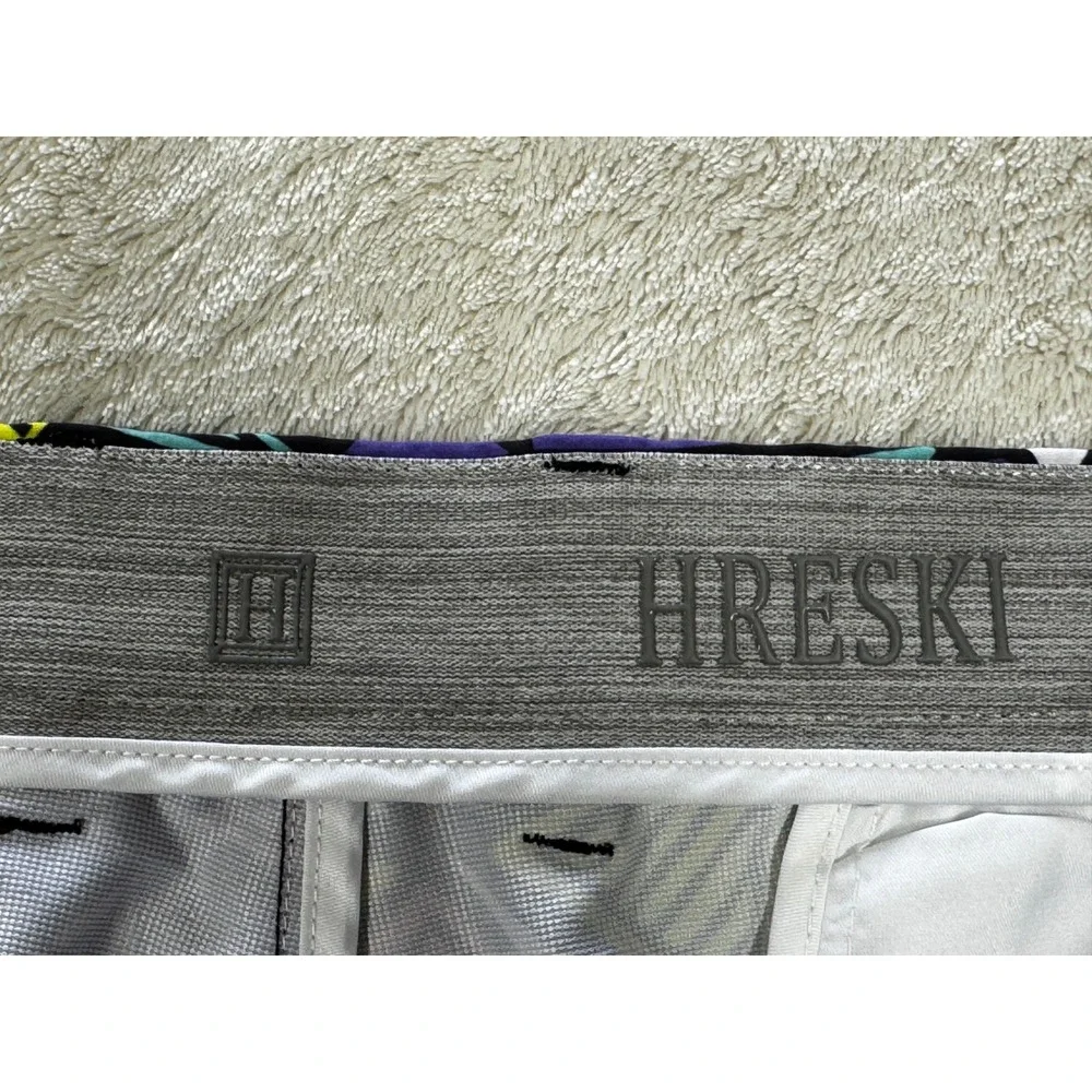 Hreski Mens Geometric Print Colorful Golf Flat Front Shorts 44 Meas: 43x8.5‎